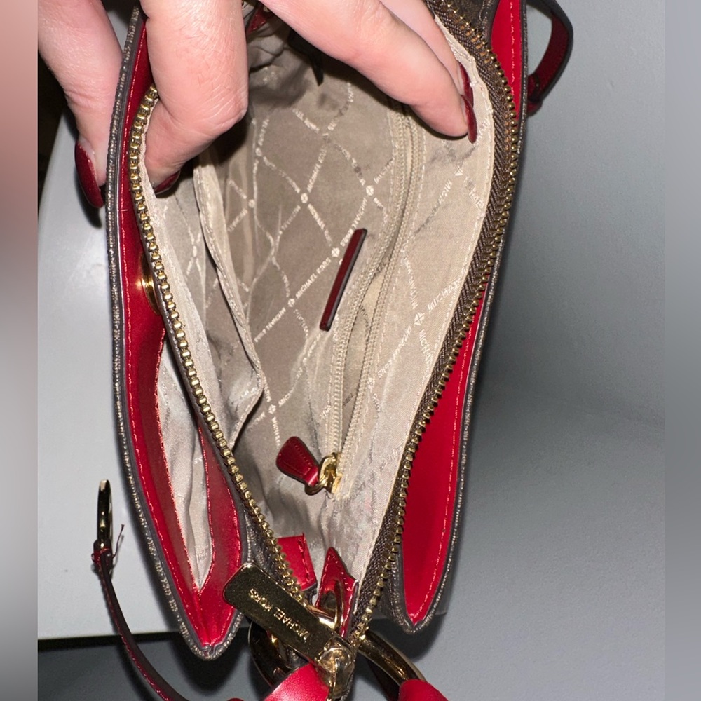 Sold!!!! Michael Kors Nicole Crossbody Bag - Picture 7 of 7